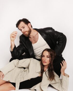 Álvaro Cervantes Instagram - Aquí con mi partner in crime @silvia__alonso para @neo2_magazine 🤍 #EresTú
📷 @jcarlosmauri