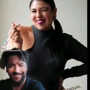 Alvaro Santi Instagram - Se integra un nuevo rostro en el escenario de la comedia y más adelante de la actuación. Monserrat Jerez, actriz y comediante nos hará reír a carcajadas!
No te pierdas su presentación mañana viernes 19 en el Patagual de Olmué!
Mucho éxito!!! Tienes las mejores cartas para triunfar!
@soymonsejerez