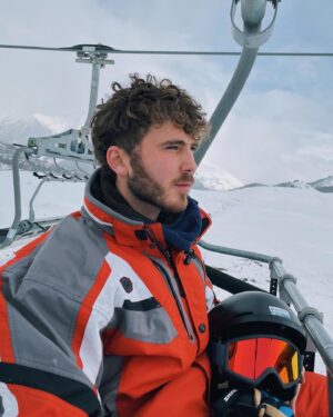 Álvaro de Juana Instagram - Algo de nieve me he comido, pero buenas sensaciones. 🎿👍🏻