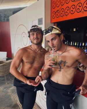 Álvaro de Juana Instagram - dj’s brothers🏄🏻‍♂️