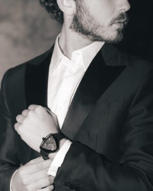Álvaro de Juana Instagram - Gracias @gqspain por la noche de ayer!

Traje de @dsquared2 🤍 
Con mi @hamiltonwatch Ventura en la muñeca.🖤

@mauroscalia @federicabiamonti @emilia_dagostino @borial_management @palitogb

📷 @dorian.ph