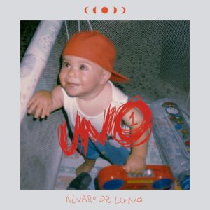 Álvaro de Luna Instagram - UNO. El principio de todo✨❤️‍🔥 
Una foto de mamá con 1 año. Gracias a todxs los que me acompañáis en el camino y me hacéis la vida mas fácil y la música más bella🫶🏻
Pre Venta en destacados☝🏼