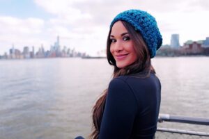 Aly Mang Instagram - 🩵 No matter what life throws your way, there are ALWAYS so many beautiful reasons to be happy. #InternationalHappinessDay 🫶🏻

✨Hat by my lil sister Zoe ☺️✨
#FirstDayOfSPRING #LetsGO