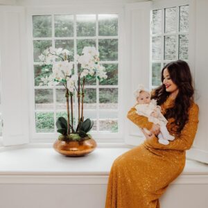 Aly Mang Instagram - 💛All I wanted for my Birthday could fit in my arms this year (with a touch of sparkle)… 

🙏🏼Thank you so much for the Birthday wishes!! Sending lots of love and virtual hugs right back!! 🙌🏻🙌🏻

🎂 Bday Part I • #Jan19

#ThomasJeffreyMang ✨ #2YearsOld
#ViviRoseMang ✨ #3MonthsOld