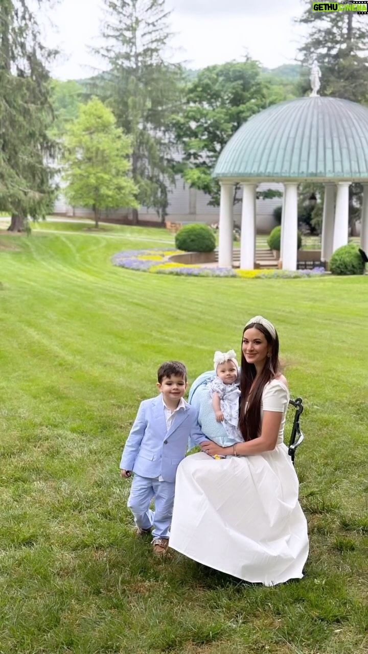 Aly Mang - 318 Likes - š Happy Motherās Day Weekend⦠Having fun celebrating with my minis ⦠& the original chandelier from Gone With The Wind š·šāØ
#ViviRoseMang #ThomasJeffreyMang #GoneWithTheWindFabulous