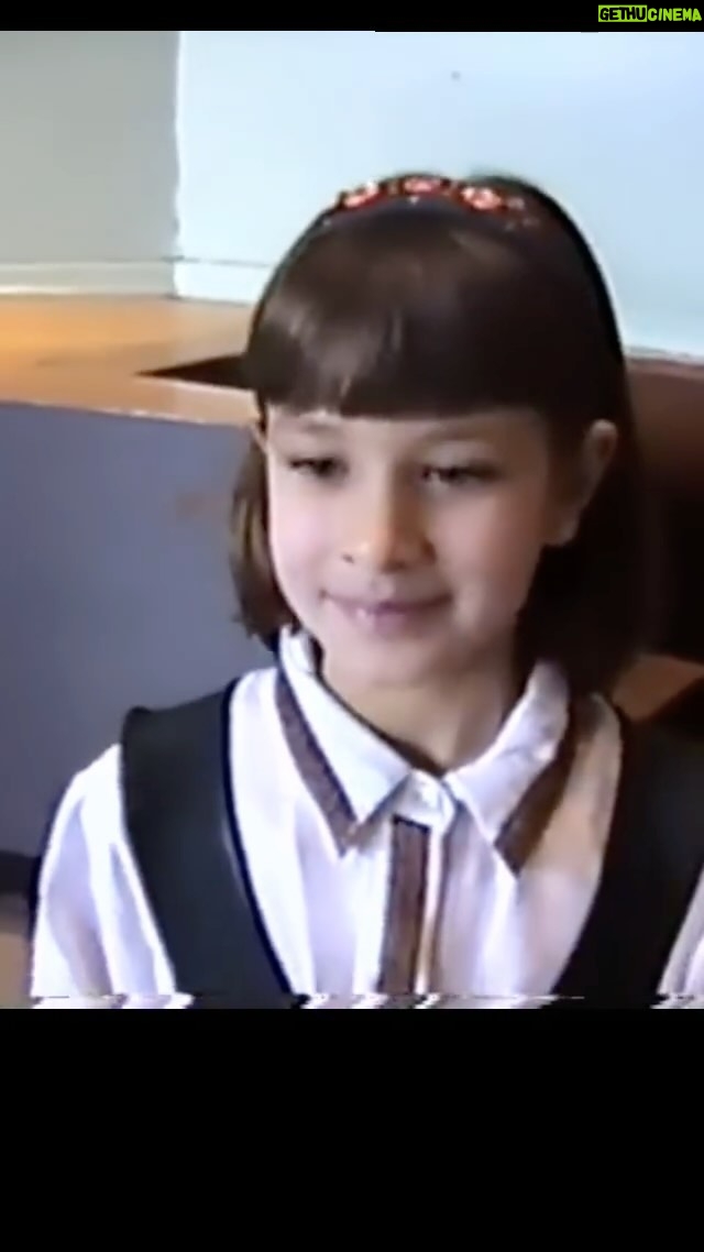 Aly Mang - 204 Likes - 7 years old⦠Brooklyn, NY⦠Elementary Schoolā¦šļø
⨠A very first āstand-up comedyā routine, telling jokes on stage āØ
Hearing & feeling this laughter from the audience was a contagious, incredible feeling. I love performing because of this early-on memory. Making others smile, laugh, feel good & be entertained is what itās all about.
š¦ Hope this prehistoric moment in time can give you a giggle this Monday Morning. I think the world could use some more good old-fashioned, corny humor š«¶š»šļøāØ
#BeYOU #DoWhatYouLove #Comedy #KidJokes #LaughterIsTheBestMedicine #Performer #Stage #PreBracesEra #MondayMotivation #Actress