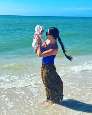Aly Mang Instagram - ✨💛⚡️Make Every Wish Count ☀️🌕✨

🎂 We cleaned-up for some Black-Tie BiRtHdAy FuN …. Followed by Vivi’s first trip ✈️ & a dazzling first FuLL MooN of the year⚡️#2024Ready #BestBirthdayYet 🌈 ✨#ForeverYoung✨

#ThomasJeffreyMang #ViviRoseMang