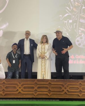 Amale Temmar Instagram - اثناء تكريمي بمهرجان الارز العالمي بافران بين زملاءي الفنانين والاعلاميين  و ساكنة افران الجميلة،وكل صيف وانتم بالف خير  @naima___collection  شكرا naimacollection