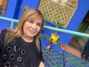 Amale Temmar Instagram - Anniversaire des jardins majorelle (100ans)
Honneur au cactus marocain dans toutes ses formes et couleurs)caftans,bijoux,toiles…
À voir
