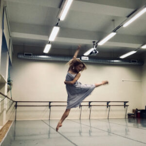 Amanda Hermiine Künnapas Instagram - Loomingulist tantsupäeva! 💙 #internationaldanceday #dance #lovewhatyoudo