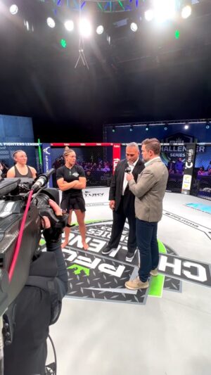 Amanda Leve Instagram - After a close decision tied 1-1 on the votes 

@sugarraysefo comes in as a tiebreaker and awards @amandaleve_mma the PFL contract! ✍️

#PFLonFubo
