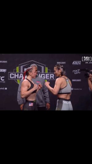 Amanda Leve Instagram - New Year’s Resolution- whatever makes you feel like a rockstar🤘

#tbt 
#mma #wmma #grappling #pfl #fight #winner #winning #professional #professionalfighter #mixedmartialartist #bjj #boxing #wrestling #cagefight #cagefighting #fighting #fighter #hardwork #athlete #jiujitsu #nogi 
#rockstar #strong #womensmma #submissiongrappling #victory #gladiator #pro #profight