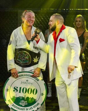 Amanda Leve Instagram - Swipe to see @mmahotmic and I basically matching in the white on the @hrbjj stage. 
😂🔥🎤🥋

📸- @runtdmc 

#jiujitsu #bjj #grappling #brazilianjiujitsu #gi #bowandarrowchoke #wrestling #mma #wmma #highrollerz #highrollerzbjj #lasvegas #vegas #fight #fighting #grappler #womensbjj #bjjgirls #jiujitsulifestyle #winner #winning #victory #money #jardin #jardinlasvegas #dispensary