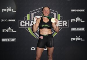 Amanda Leve Instagram - A battle won, but the war has only just begun.⚔️🛡 
#PFLChallangerSeriesWinner 

A lot of people to thank for this victory. 
The level up I made in this camp was astronomical. Thank you everyone for putting your time into helping me achieve a victory onto the next! 

#🇺🇸 #MMA #wmma #Profighter #professional #professionalfighter #fight #fighting #cagefight #grappling #bjjgirls #striking #jiujitsu #bjj #nogi #wrestling #war #battle #victory #pfl #mixedmartialarts #winner #winning #gladiator #fightnight #pro #jiujitsugirls #striking #onthehunt