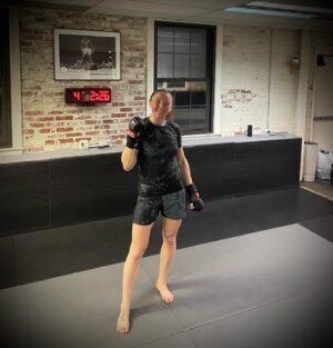 Amanda Leve Instagram - Tough MMA rounds in some tough gear👊 
@roycedylan’s rashguard says it all for Feb 3rd!!! 
#FightCamp 

@precisionjj @fewwillhunt @pflmma 

#jiujitsu #mma #wmma #pfl #pflmma #fighter #fighting #mmafight #grappler #submission #fewwillhunt #grapplinggear #rashguard #grappling #profight #profighter #pfl #ufc #cagefighting #submissiongrappling #bjjgirls #standup #wrestling #groundandpound #womensmma #femalefighter #winner #winning #victory #gladiator