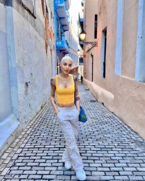 Amar Sotomayor Instagram - Nada como una hermosa tarde en casa, en mi Viejo San Juan, Namaste y TE CALLAS!!! 🇵🇷🩵🌺 #amarsotomayor #actriz #model #modelo #singer #transgender #transgenero #trans #transexual #mtf #transwoman #transmodels #transactress #puertorican #puertorico #lgbtq #pride #blondehair #boricua #losangeles #california #fashion #love #tattoo #viejosanjuan #oldsanjuan #home  #navidad #christmas #theresnoplacelikehome