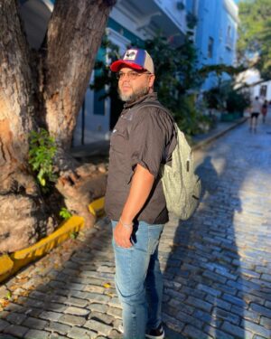 Amar Sotomayor Instagram - En mi Viejo San Juan, mi patria, mi TODO! ❤️ Un throwback con mi hijo bello que adoro en mi lugar favorito: mi casa! Amo y extraño mi terruño todos los días desde el día que me fui…pero con el tiempo comprendí que mi casa, mi familia y seres queridos viven siempre en mi, TE AMO P.R. Namaste y TE CALLAS! 🇵🇷❤️🌺🌊☀️#amarsotomayor #actriz #model #modelo #singer #transgender #transgenero #trans #transexual #mtf #transwoman #transmodels #transactress #puertorican #puertorico #lgbtq #pride #blondehair #boricua #losangeles #california #fashion #love #tattoo #viejosanjuan #oldsanjuan #home  #theresnoplacelikehome #throwback #family