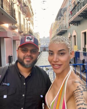 Amar Sotomayor Instagram - En mi Viejo San Juan, mi patria, mi TODO! ❤️ Un throwback con mi hijo bello que adoro en mi lugar favorito: mi casa! Amo y extraño mi terruño todos los días desde el día que me fui…pero con el tiempo comprendí que mi casa, mi familia y seres queridos viven siempre en mi, TE AMO P.R. Namaste y TE CALLAS! 🇵🇷❤️🌺🌊☀️#amarsotomayor #actriz #model #modelo #singer #transgender #transgenero #trans #transexual #mtf #transwoman #transmodels #transactress #puertorican #puertorico #lgbtq #pride #blondehair #boricua #losangeles #california #fashion #love #tattoo #viejosanjuan #oldsanjuan #home  #theresnoplacelikehome #throwback #family