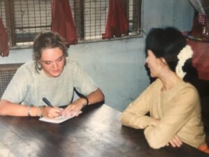 Amaryllis Fox Instagram - I first went to Myanmar in Sep of 1999 as a teenage student journalist to interview Aung San Suu Kyi.
.
Suu Kyi was then a global peace icon. Her country was in the grip of a brutal military regime, which tortured and killed its opponents, banned the internet, and exterminated its indigenous peoples.
.
Members of the National League for Democracy (NLD) were forbidden from speaking with the press. Even as a student journalist, I was detained by military police & eventually deported for interviewing Suu Kyi.
.
It was a grim time, but the weak flicker of democracy’s flame — protected and nurtured by activists meeting in secret attics and hidden basements — was growing slowly brighter.
.
I didn’t return to Yangon until 2015, when that democratic flame seemed to have finally lit up the nation. I stood in the street outside NLD Headquarters, in the very spot where I had been arrested in 1999, and instead of military convoys and barbed wire, the road was full of democracy flags and jubilant singing, as the NLD won the country’s first free and fair election in a landslide.
.
Even then, in the midst of that heart-swelling spasm of hope, the cracks in Burma’s fragile democratic experiment were beginning to show. Suu Kyi was struggling, often failing, to to be the noble leader we all expected. The hard-fought progress toward freedom was beginning to slip away, even as the world toasted its success.
.
Fast forward to last night’s military coup. Democratic leaders rounded up and detained. Internet access and news channels gone dark. International airport shuttered. A year-long state of military emergency declared.
.
In many ways, it feels like 1999 all over again. The Burma of caged windows & military checkpoints. How fleeting were those songs that flooded the streets in 2015. But I know in my soul they will be back. It may take years, but too many brave Burmese activists have fought for too long to give up now. Their dream of democracy will be realized once more. And until that day, we must stand with them. Advocate for them. And remember alongside them that government of, by, and for the people is a most fragile and precious treasure, both at home and overseas.