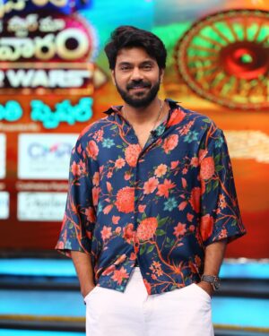 Ambati Arjun Instagram - Much refreshing hit show of @starmaa and @play_media_creations venture #adivaramwithstarmaaparivaram , no frustration , no egos, only fun and much refreshed outfit from @mantena.verma @monkbymadhu loved it