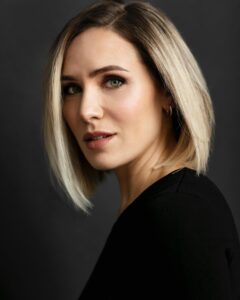 Actress Amber Goldfarb HD Instagram Photos and Wallpapers December 2021