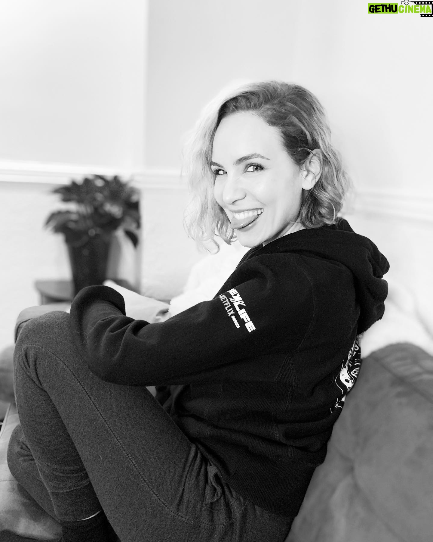 Amber Goldfarb - 401 Likes - My holiday uniform: sweatpants and my @sexlife hoodie. Best wrap present ever. Love this thing. Made in Canada too! @provinceofcanada you make quality stuff. 🤍 #sexlife #netflix #series #hoodie #wrappresent #holiday #holidayuniform