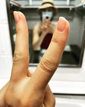 Amber Goldfarb Instagram - Dose numero dos! #doublevaxed #vaccinationdone✔️ #seconddose #covidvaccine #vaxxed💉