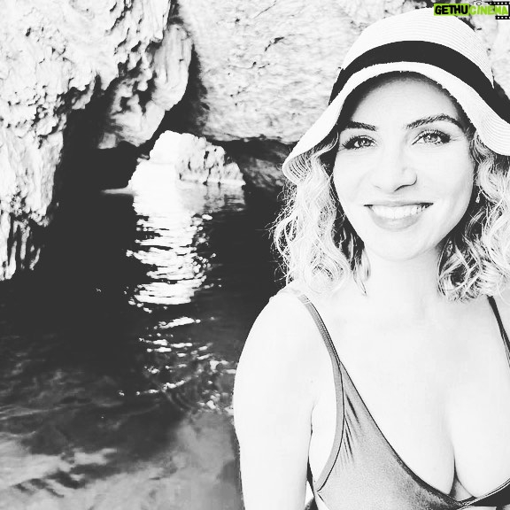 Amber Goldfarb - 717 Likes - Amalfi Coast. (Sorry not done posting these yet! 🤪)
#amalficoast #amalfi #capri #positano #sorrento #italy #honeymoon #vacation