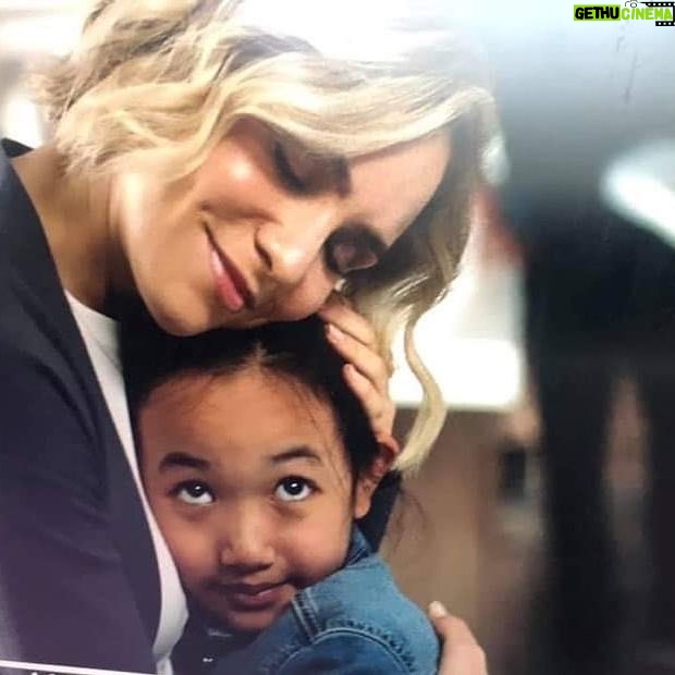 Amber Goldfarb - 402 Likes - Can’t even handle how cute my costar is. This intimate moment is in such stark contrast to between takes when we have to quickly separate and throw on masks and visors.
#makingashow #cutestcostar #tv #tvfamily #hugsarethebest