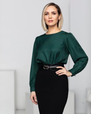 Amber Goldfarb Instagram - CEO of looking CEO.

Brought to you by:
Photographe/Photographer:
@melanybernier 
Mise en beauté/Hair & Make-up: @veroprudhomme
Couleur et coupe/Colour &
Cut: @marc_desparois
Styliste/Stylist: @isabellegauvin_styliste
#editorialphotography #photoshoot #melanybernierphotographe #ceo #boss