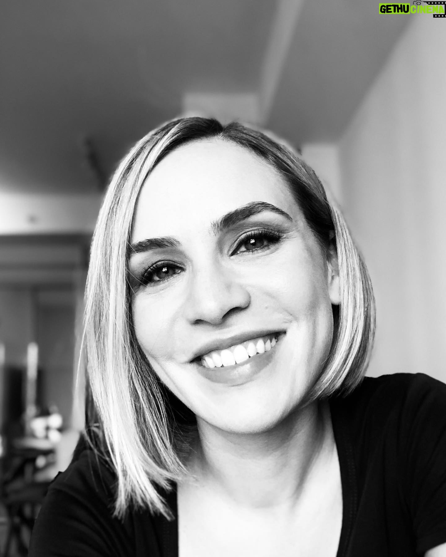 Amber Goldfarb - 513 Likes - A smile from me to you.
#smile #smileforyou #smileforeachother #missingsmiles #missingyou #sharethelove