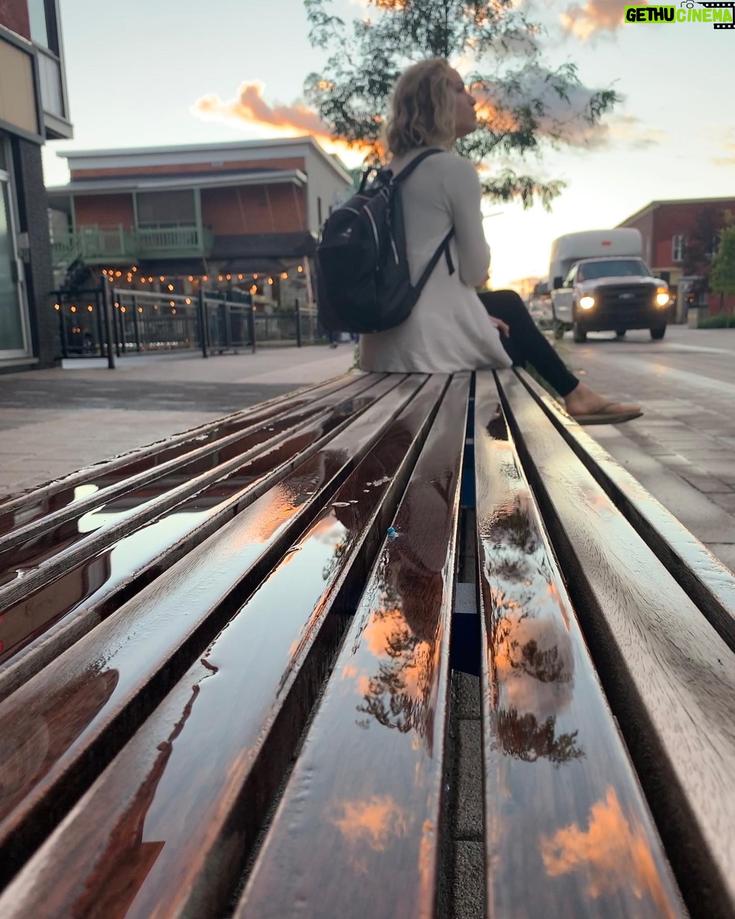 Amber Goldfarb - 493 Likes - Bench with a view. #sunset #goldenhour #nofilter #leisuremoment #ineedmoreofthese
