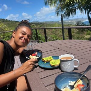 Amelia Clarkson Instagram - 💕🦈💓🥰🫶🏻☀️🏝️🛬🗺️