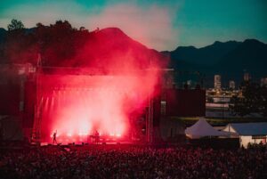 Amelia Meath Instagram - Aw man. Here we are. Living keeps on feeling bigger and smaller. Next year we get to go on tour and play NO RULES for everyone, I’m producing a record for one of my favorite pals, AND I ended this year by being in a film- more of that in 2023 please.