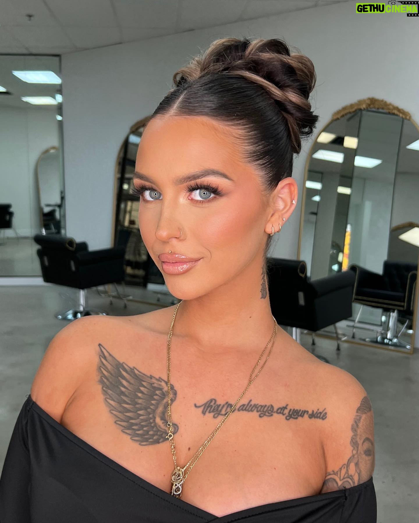 Amélie Chamberland - 3 Likes - … 💫