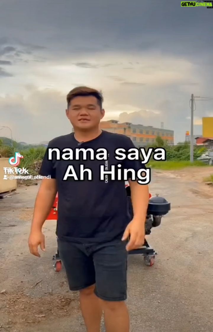 Amerul Affendi - 3.3K Likes - Minggu depan kami di #PNPAgroFarm akan menerima mesin chopper dari EE Maju Trading .
Mesin chopper yang akan kami beli ini boleh menghasilkan 3Tan rumput napier siap di cincang dalam tempoh satu jam kata Ah Hing tauke EE Maju Trading. Kami akan buat live demonstrasi tersebut di FB, Tik Tok dan IG pada satu tarikh yang akan ditetapkan minggu depan.
Jadi nantikan pengumuman tarikh tersebut. Jemput follow TikTok @PNP_Agro_Farm untuk siaran live nanti.
p/s : orang melayu selalu kata orang cina kalau berniaga mesti menipu. Mari kita tengok betul atau tak khabar angin ini atau sekadar fitnah semata-mata untuk memecah belah antara kita rakyat di tanah ini. 😉🫣
#SilajBTN
#MembangunEkonomiAnakMudaDiDesa
#DariDesaUntukNegara
#KitaJagaKita
#Temerloh
#Pahang
#KerjaKampung
#HobiBerlakon