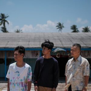 Amerul Affendi Instagram - Greenlight Pictures, in partnership with SunStrong Entertainment, are proud to announce our next feature film, ‘The Fox King’. ‘The Fox King’ stars Dian Sastro, Idan Aedan, Amerul Affendi, Chew Kin Wah, Hadi Putra, and Sara Mack Lubis.

The film is in post production and we are excited to bring the film to Malaysian and South East Asian cinemas in 2025. The Fox King’ revolves around fraternal twins who are forced to fend for themselves when their father abandons them after remarrying a younger bride. The arrival of a new teacher, Lara, further complicates matters, and puts their brotherly bond to the test. 

The film is co-produced with Dahuang Pictures and KawanKawan Media.
 
@sunstrongentertainment  @greenlightpictures @kawankawanmedia  @therealdisastr @idanaedan @amerul_affendi @chewkinwah @yxput._ @edmundyeo @hellosaraa