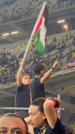 Amerul Affendi Instagram - Dalam keramaian bersama Ultra Malaya

#FreePalestine🇵🇸
#IsraelTerrorist
#WeStandWithPalestine