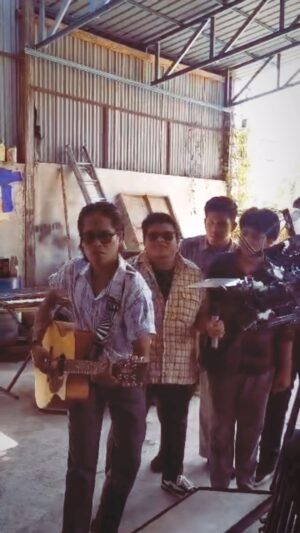 Amerul Affendi Instagram - Director : aku nak Noh Salleh buat cameo dalam cerita ni..

Producer : Nohhhhhhh bajet…….. 

Music Conductor : @ayopazril 

#DariYongpengKeKodiang 
#DYKK