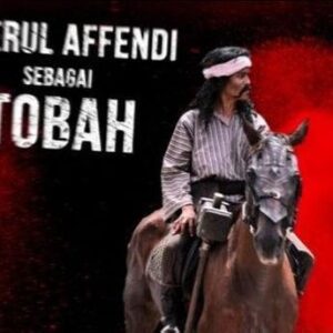 Amerul Affendi Instagram - Senjata aku ni akan hancurkan tulang-tulang kau bersama perjuangan sia-sia kau!

"Ke Mana pun kau pergi aku akan hambat kau!" jerit Tobah. Akan datang, 2024 ini pawagam bakal digegarkan dengan @amerul_affendi sebagai Tobah, pembunuh upahan Inggeris.

Sudahkah anda bersedia?

#amerulaffendi #tobah #teaser #characterteaser #teaserwatak #studiokembara #demitanahtumpahnyadarahku #darahinderagajah #filemterbaru #filemmalaysia #sekuel #filemepik #akandatang #comingsoon #dipawagam #hiburanbermanfaat