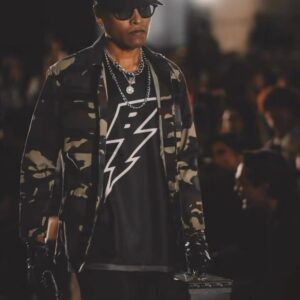 Amerul Affendi Instagram - Sekali sekala berlagak hensem di #KLFashionWeek untuk @taguwaruwa.msia x @bobbysansupply..

📸 @zainalazrin 

#KerjaKampung
#HobiBerlakon