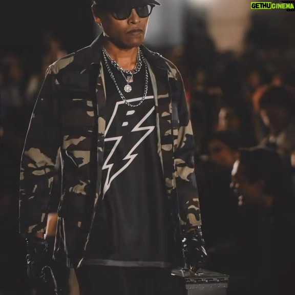 Amerul Affendi - 10.9K Likes - Sekali sekala berlagak hensem di #KLFashionWeek untuk @taguwaruwa.msia x @bobbysansupply..
📸 @zainalazrin
#KerjaKampung
#HobiBerlakon