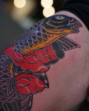 Ami James Instagram - Last one from the London shop @love_hatelondon @camsupply @thesolidink @tattoodo.app done on @camslaventattoo what a trooper👊🏼