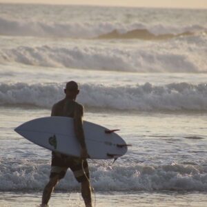 Ami James Instagram - Costa Rica . Thank u @elchantesurfhouse for another great week 🤙🏼👊🏼