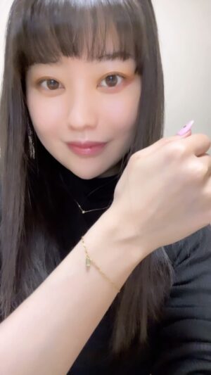Ami Tomite Instagram - NY発のパーマネントジュエリーの店舗が日本発出店ってことで行ってきたよん🧸💖💖💖

自分好みにカスタマイズ出来て、めちゃくちゃ可愛い💙💜💖

原宿にあるよん💖💖💖
Link2Me HARAJUKU @link2me.harajuku 

#パーマネントジュエリー #parmanentjewelry #Link2Me #link2meharajuku #アクセサリー #カスタムジュエリー