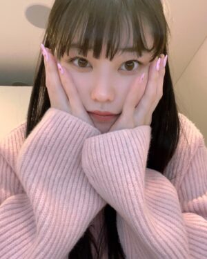Ami Tomite Instagram - New Nail💅❤️

@naileye.pasha いつもありがとうございます❤️❤️❤️

#nailart #nails #naildesign #ネイル #ジェルネイルデザイン #シェルネイル #ピンクネイル #ワンカラーネイル #ハートネイル #ホロネイル #バレンタインネイル