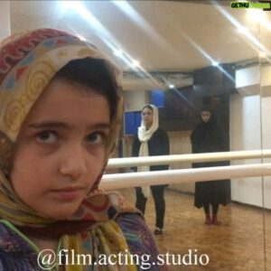 Amin Tarokh Instagram - .
ورق بزنيد. بخشى از كلاسهاى بازيگرى نوجوانان در كارگاه آزاد بازيگرى.  آينده اى سرشار از موفقيت براى همه شما عزيزان آرزومندم.
@film.acting.studio 
@tarokhnima 
@tarokh.armin 
@tarokh.hamed