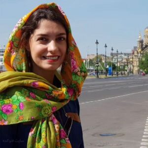 Amin Zendegani Instagram - 🎊میخواستم دیروز ۱۱ اسفند
 ساعت ۱۱:۱۱ دقیقه،
برای ۱۱ (یازدهمین)سالگرد ازدواجمون وبعد از بیست و اندی سال رفاقت ناب ازت تشکر کنم که در این سالها محرم تمامی گفته ها و ناگفته هام بودی و در همه شرایط تو (you) 
انرژی مثبت این رابطه و رفیق و تکیه گاهم بودی.
اما فکر کردم که هیاهوی مناسبت دیروز،زمان خوبی برای این قدر شناسی نیست.
میدونی که درخشش همیشگیت آرزوی منه وبهت افتخارمیکنم.🎊
🌟🌟🌟همیشه بدرخشی.🌟🌟🌟
#الیکا_عبدالرزاقی