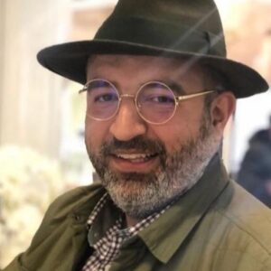 Amin Zendegani Instagram - 🎉🎉🎉تولدت مبارک ،تهیه کننده نازنین،انسان شریف و برادر بزرگوار و رفیق روزهای سخت،سلامتی و شادی لحظه لحظه های زندگیتون آرزوی من.
هزارساله شید.🎉🎉🎉🎉
#حبیب #سریال