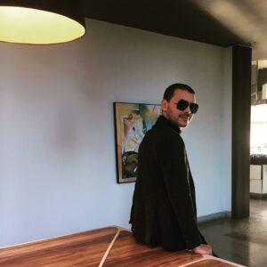 Amine Ennaji Instagram - شكرا لكم بزاف على تشجيعاتكم، متصوروش شحال فرحان بالميساجات ديالكم لي كيوصلوني كل نهار..
فخورين اننا قدمنا ليكم عمل فمستوى انتظاراتكم. 
كنحبكم بزاف🙏🏼 #الماضي_لايموت